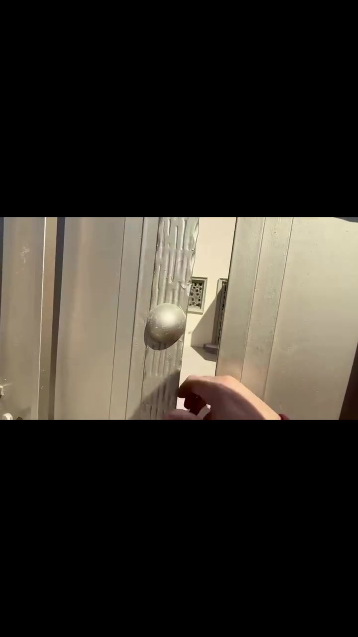 🔥 تحية طيبة 

🏡 دار للإيجار – اليرموك | محلة 612
📍 قرب جامعة الناجي – موقع مميز وحيوي

✨ مناسب للسكن أو الاستثمار التجاري
دار نظيف بمواصفات ممتازة وقريب من جميع الخدمات

📐 المساحة: 250م²
📏 الواجهة: 11م

🔹 التفاصيل:
🛏️ 3 غرف نوم
🛋️ صالة كبيرة
🍽️ مطبخ واسع
🚿 خدمات صحية
🌿 حديقة
🚗 كراج

📌 قريب من الشارع الرئيسي والأسواق والخدمات العامة

💰 الإيجار: 26 ورقة شهرياً
💳 الدفع: سنوي أو 6 أشهر (قابل للتفاوض)

🔎 رمز العقار: 221
📱 اتصال: ***********
💬 واتساب: ***********
✨نستقبل كافة العروض السكنية والتجارية✨
رابط قناة الواتساب.
ttps://whatsapp.com/channel/0029Vb7Uz8yDp2Q3t1cIWg30
#عقارات_المنصور_الأميرات_الداوودي_حي_المتنبي_المهندسين_حي_العربي_المالية_حي_دراغ_البيجية_العناب #عقارات_اليرموك_المأمون_الداخلية_القضاة_الحمراء_السفارات_القادسية_الحارثية_حي_الجامعة_الخارجية_العدل #للايجار #اليرموك #عقارات
