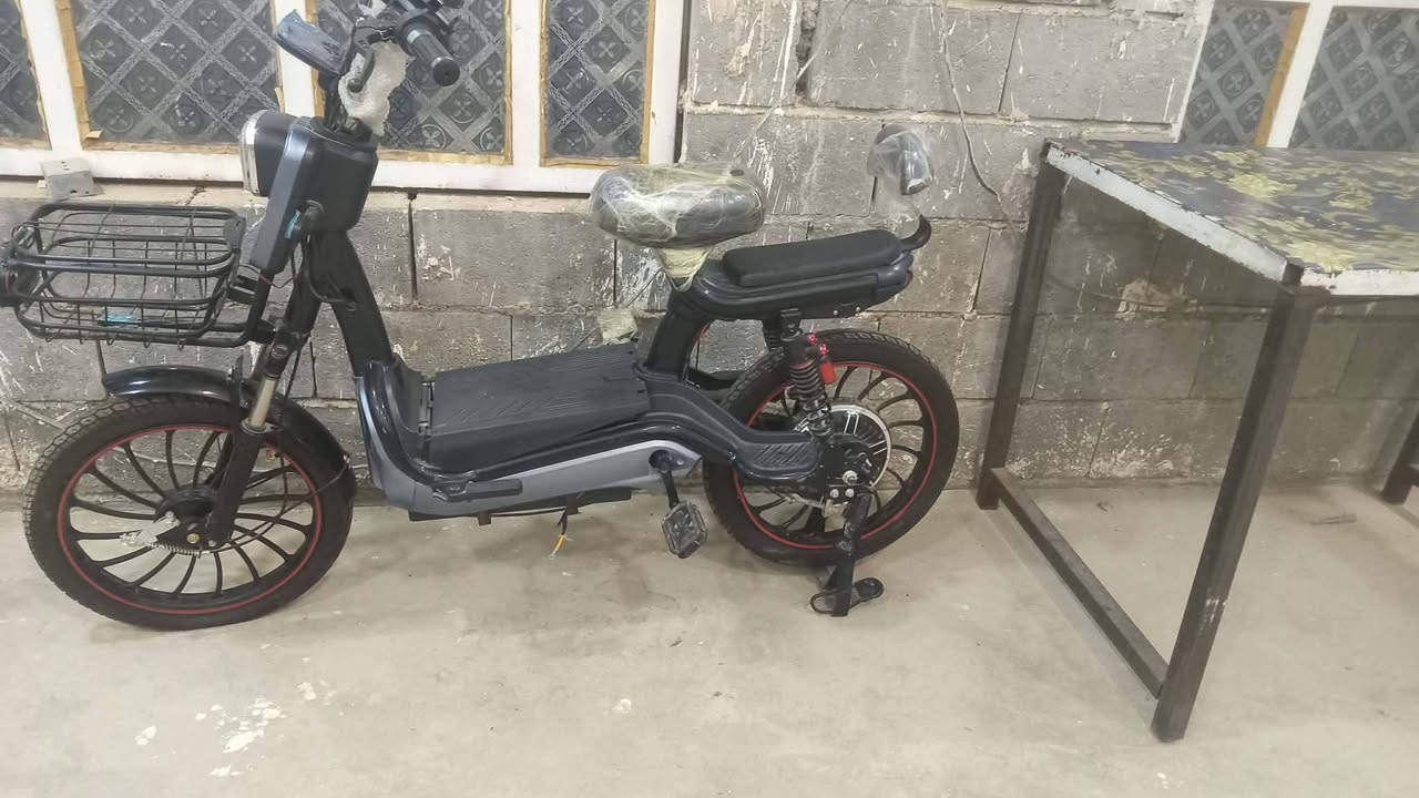 سلام عليكم دراجه للبيع بس كشر مابي بطاريات كله شغال سعر 200 بي مجال قليل ***********
