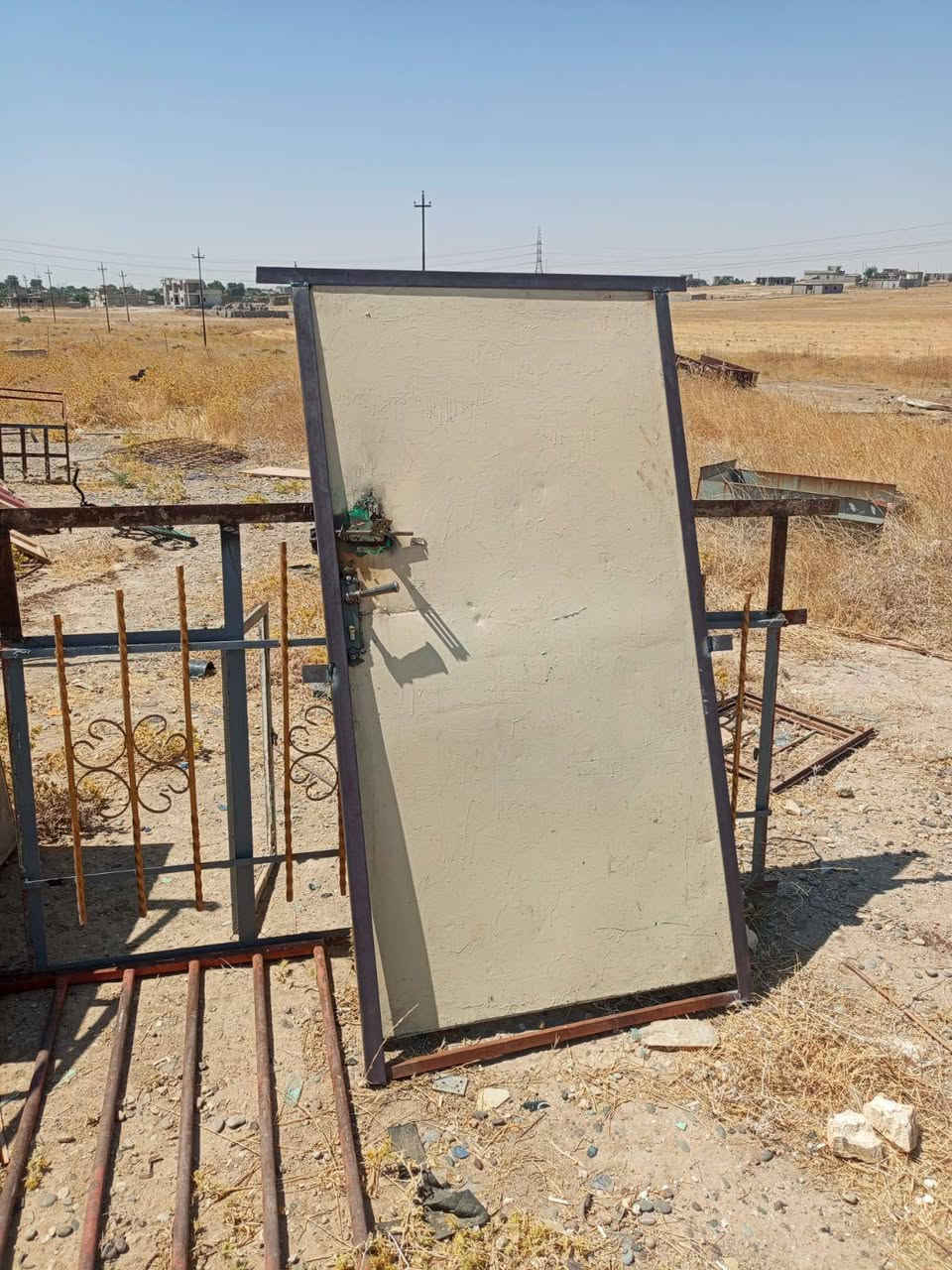 متوفر مبردة و ابواب و هيسكو العنوان ناحية الشورة قرية النعناعة قرب مول العيسى للتواصل عل رقم ***********
