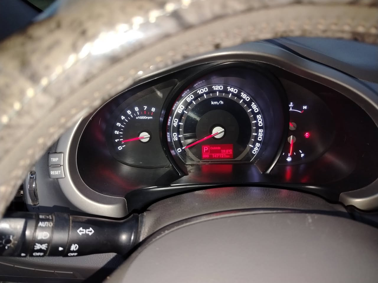 سلام عليكم سيارة كيا سبورتج موديل٢٠١٣ مكفوله كفاله عامه رقم أربيل بسمي سنوية ٢٠٣١ سيارة خليجي مكينه ٢٤٠٠ السعر ١٤٧ بي مجال العنوان بابل القاسم رقم الهاتف ***********
