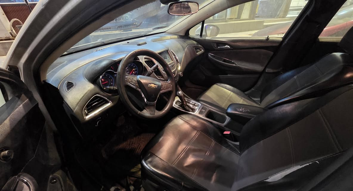 السلام عليكم شوفرليت کروز موديل 2018
🚗:
✅ وارد أمريكي
✅ فئة LT
✅محرك 4 سلندر
✅سعة 1.4 لتر تيربو
✅ مكينة وكير سليم وشغال ممتاز 
✅ كشنات جلد
✅ استهلاك بانزين اقتصادي
✅تمشي على بانزين عادي
✅اقتصادية جدا بالبانزين
✅ أوتو ستوب (إيقاف وتشغيل تلقائي للمحرك)
✅تبريد قوي
✅نظام مراقبة ضغط الإطارات
✅شاشة وسطية
✅شاشه تدعم كار بلي+اندرويد اوتو
✅مثبت سرعه 
✅ رقم نجف وبإسمي
📸 صور الحادث مرفقة مع المنشور
📍 المكان: الديوانية
📞 اتصال / متوفر واتساب+سيم كارت: ***********
