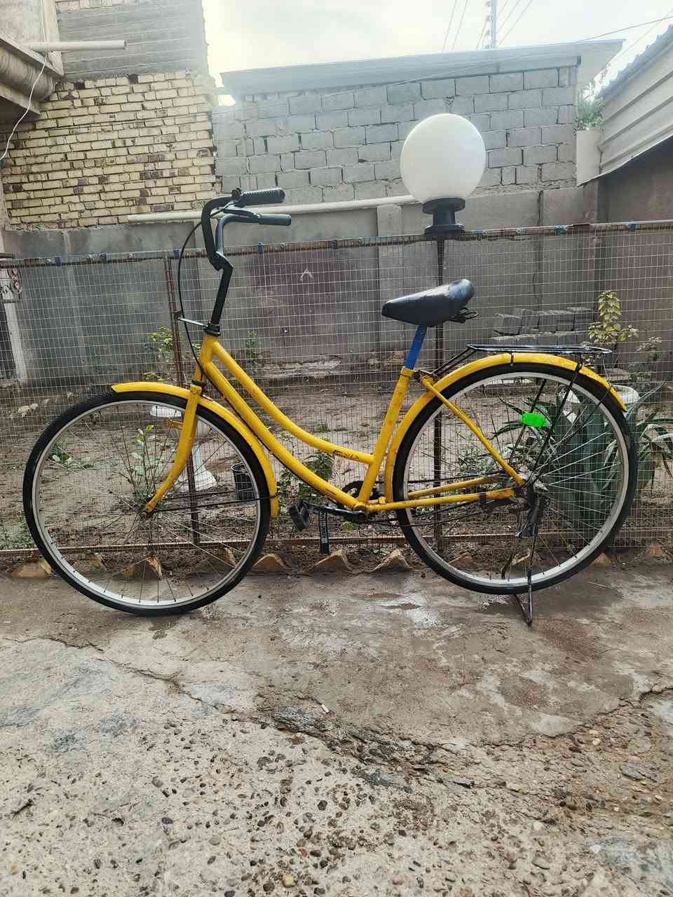 بيسكل بلادي للبيع حجم 26 نضيف مكان المحاويل حي ابو زديره الشراي يرسلني او يتصل ***********
