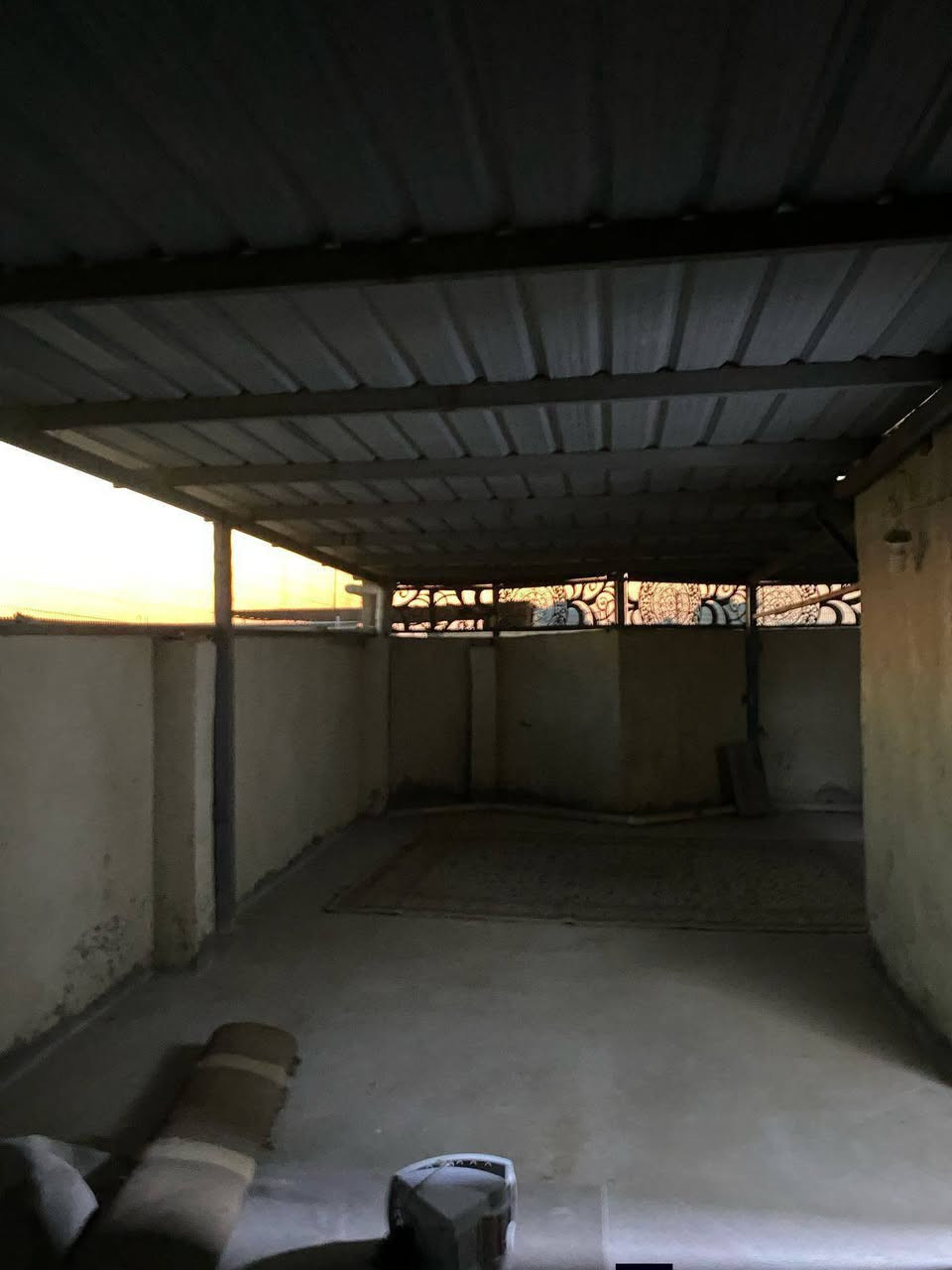 السلام عليكم
بيت طابقين حي المهندسين موقع مميز قريب على 4 شوارع وقريب على حديقه  .. قياساته حلوه واجهه 7.5 متر ونزال 10.5 متر الاجمالي تقريبا 80 متر  .. بي 3 غرف  ومطبخ واستقبال وموزع كبير وبي 3 حمامات ابيع مع المطبخ كاونتر تفصال وياه . وبي  سقيفه درجه اولى اعتبار محميه مال طيور حتى الجوانب مغلفهه والبيت باسمي تحويل ثاني يوم. السعر 170 .. خاص او وتساب 
رقمي للتواصل ***********
