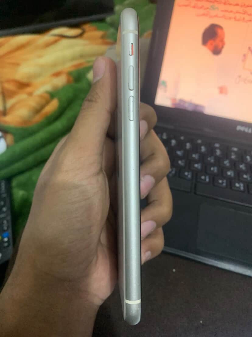 ايفون 11عادي بطارية 72ذاكرة 64الجهاز مامبدل  لا شاشه ولا بطاريه سعر الجهاز 220الف ***********رقمي
