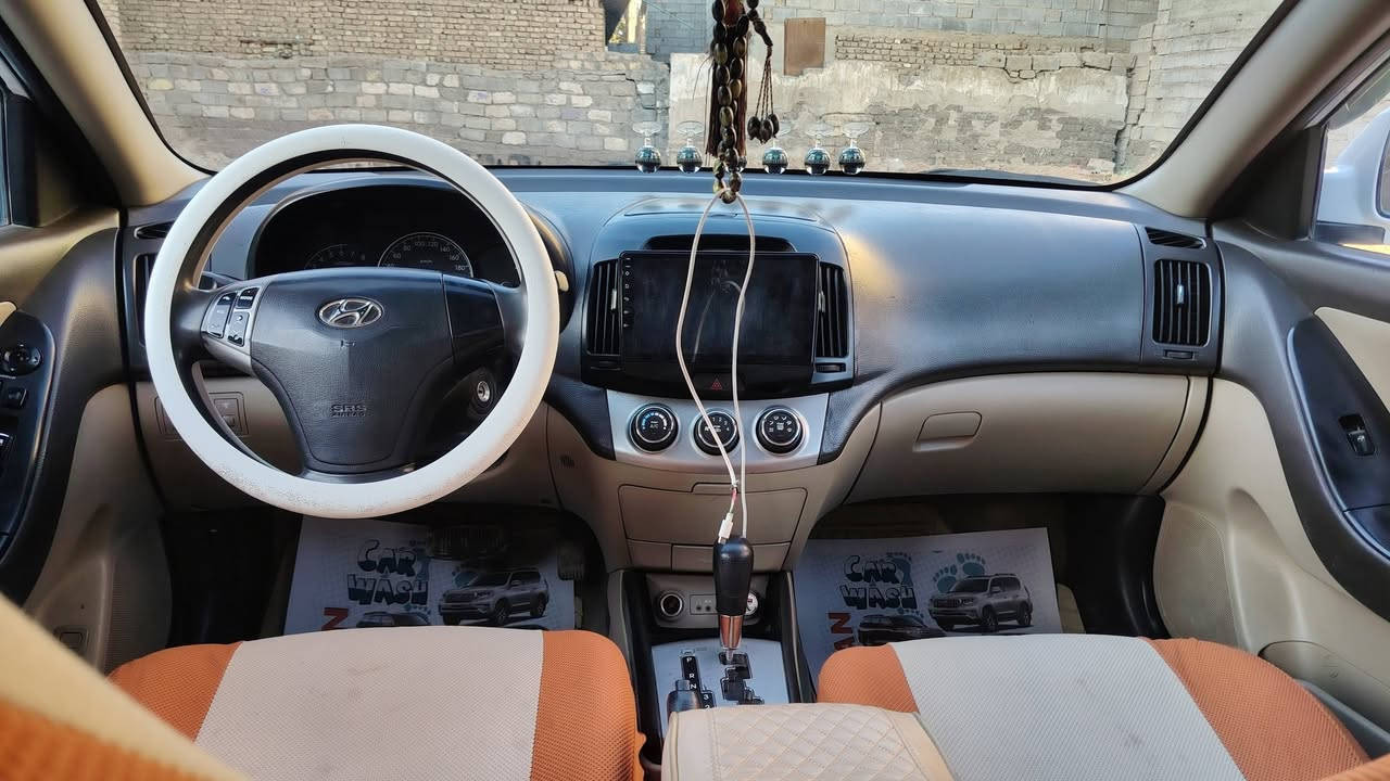 السلام عليكم
النترا 2010
خليجي ..
كيرتوماتيك .. 
3 قطع صبغ بدون داخل ..
سونار بل صوره 
مكان السياره ديالى بعقوبة 
سنويه جديده 2029 .. 
دكشن عالي .. 
سعر وبيها مجال 112$..  
رقم الهاتف ***********
