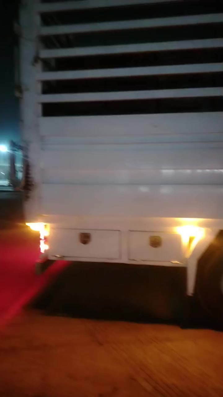 السلام عليكم شمعه للبيع موديل 2001 حجم المكينه 43 رقمها قادسيه مشروع وطني مكان السياره واسط وهذا رقمي ***********
