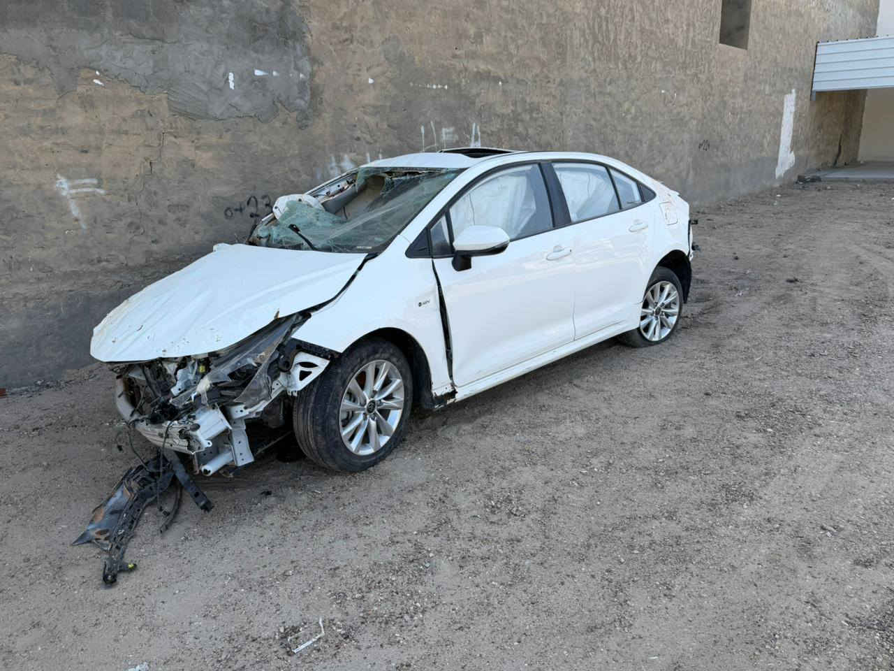 كورلا 2024 هايبرد للبيع على حادثها 
رقم بغداد 
كير محرك والبطارية كلشي مابيها 
والبوب ما متضررة 
سعر 67
***********
