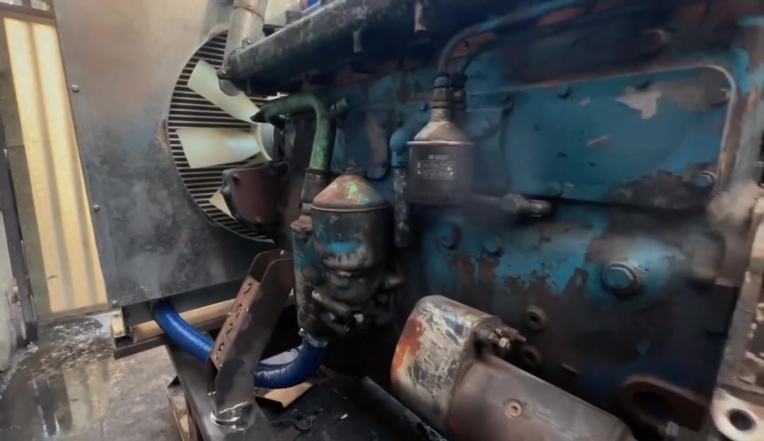 سكانيا113 بم88محرك جديد اوربي 
توليد 300 KVA جاهزة ضمان حمل
للاستفسار***********هيثم التميمي
