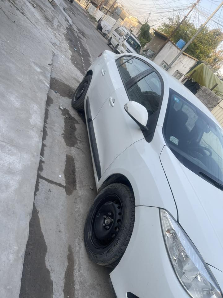 عندي رينو فلونس مديل ٢٠١٦ سياره نضيفه وكشره كلش نضيف لون ابيض رقم بغداد جديد بسمي مكانه بغداد حي الجهاد صدر امامي خلفي جديد تدفئه تبريد كهربائياته عله وضع الشركه باتري جديد محرك ممفتًوح اما الكير اني صارلي سنتين امشي علعادي لان كير الرينو معروف يخربط بلنمر والله حته مخافضات اروح بيه كلشي ماعليه وسعره مناسب ٦٧ وبيه مجال لشراي الرقم بي واتس اب ***********
