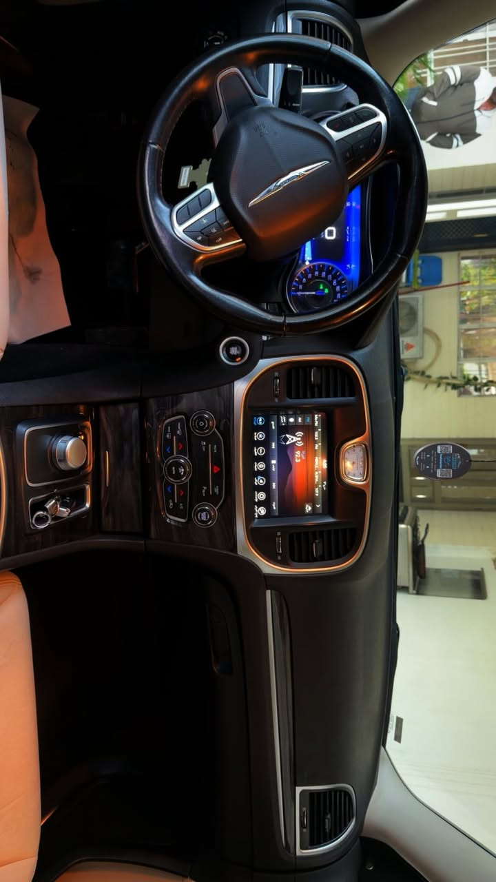 الموديل: 2021
الفئة: c
المحرك: V6 سعة 3600
الحالة: مكفولة كفالة عامة من الصبغ والتبديل والفتح وحتى من البارد فقط  
الممشى: 50 ألف حقيقي بشرط
السنوية: جديد
هزة : جديد
الفحص: جديد
التحويل: بشرط

المواصفات:
1- فئة cفول 
2- بصمة تشغيل عن بعد 
3- فتحة بانوراما
5- نظام سبورت
7- كشنات كهرباء
10- مثبت سرعة
11- كاميرا خلفية
12- مرايا جانبية هيتر
13- حساسات
14- دخول ذكي (بصمة)
15- بصمات ثنين وياها
16- حساسات امامي خلفي 
وباقي مواصفات فئة c المعروفة

موقع السيارة: اربيل  –
السعر :285

للاستفسار:
***********
