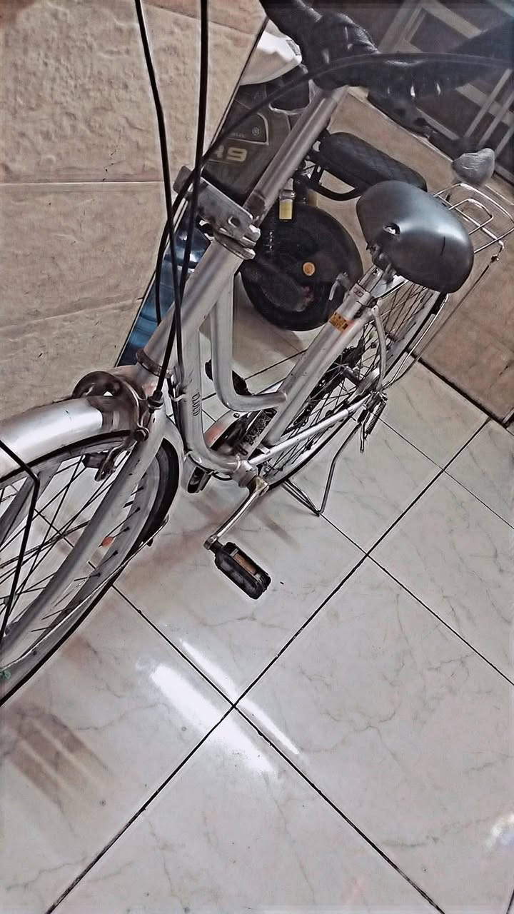 سلام عليكم
بايسكل بناتي للبيع موديل 2017 حجم 27
البايسكل أمانه الله كلشي مابيه جديد
شركه GIOUD
لون رصاصي
ويجي. ويا البايسكل كاسحه هديه
العنوان بغداد الشعب
الرقم ***********
السعر 100 وبي مجال
