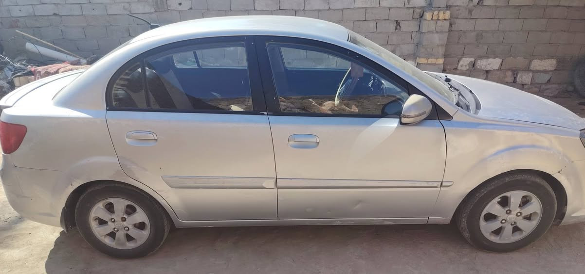 كياريو مديل 12رقم نجف  الون سلفري سكن دوانيه الحمزه شرقي سياره خير من الله تيرات جدد سعر 80 وبيها مجال ***********
