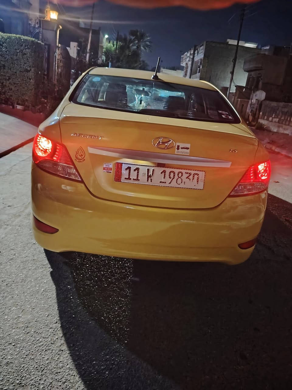 اكسنت خليجي موديل ٢٠١٤
محرك دوش قطرتين ١٦٠٠ المرغوب

بيها جاملغ ايمن ومصلح نفسه نضيفه

  تبريد ثلج

سنويه بسمي مصفره غرامات بيها باج وبيها خط سير وماستر
شاشه اندوريد 

سياره نضيفه وحلوه مرتبه

سعر ٨٧ وبيها مجال بسيط

***********

مكان بغداد
