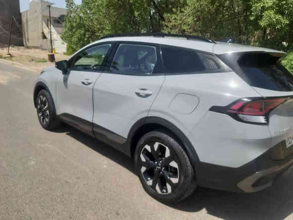 كيا سبورتج 2023
السيارة رقم  الجديد انكليزي بغداد مشروع وطني 
حادث من امريكا ضربة بسيطة جاملغ ايسر فقط وشويه بخشم البنيد فوق الايت موضح بالصوره وموجود بيه سونر  ايرباكا أستيرن السياره جاهزه وما بيه اي نقص سويتلها صيانه كامله
 
المحرك :٢٥٠٠ 
الگير : ٨ نمر

المواصفات :
بصمه تشغيل- صندوق- ابواب
شاشه كبيره على طول الدشبول
انظمه قياده نورمال- سبورت - سمارت - ثلجي
كشنات جلد لون اسود
كرسي السائق تحكم كهربائي
هند بريك بصمه
كامرا خلفيه
رادار امامي خلفي جانبي نقط عمياء
تحديد مسار ذكي
اشاره في المرايا الجانبيه
تشغيل عن بعد
تحكم ستيرن فول مواصفات 
اوتو هولد
اوتو ستوب
نظام ترحيب
تبريد قطعتين
مانع انزلاق
نزول منحدرات
نظام فحص ضغط الاطارات
نظام abs
تدفئه كشنات
قياده آليه ذكيه
كروز سرعه
سستم صوت هارمن
شاشه لمس متغيره لتحكم التبريد او الميديا
منافذ تايب سي عدد ٣ مع ٢ في الكشنات
اضواء ترحيب عند الاقتراب مع ترحيب داخلي عند الصعود او المغادره
كيجات الكترونيه متغيره حسب الوضعيات
الاناره الداخليه LED
ماسحه خلفيه
كامرة دوارة
السياره موجوده في بغداد / الغزالية

التواصل على الرقم 
*********** 
بي وتساب / فايبر بغداد
