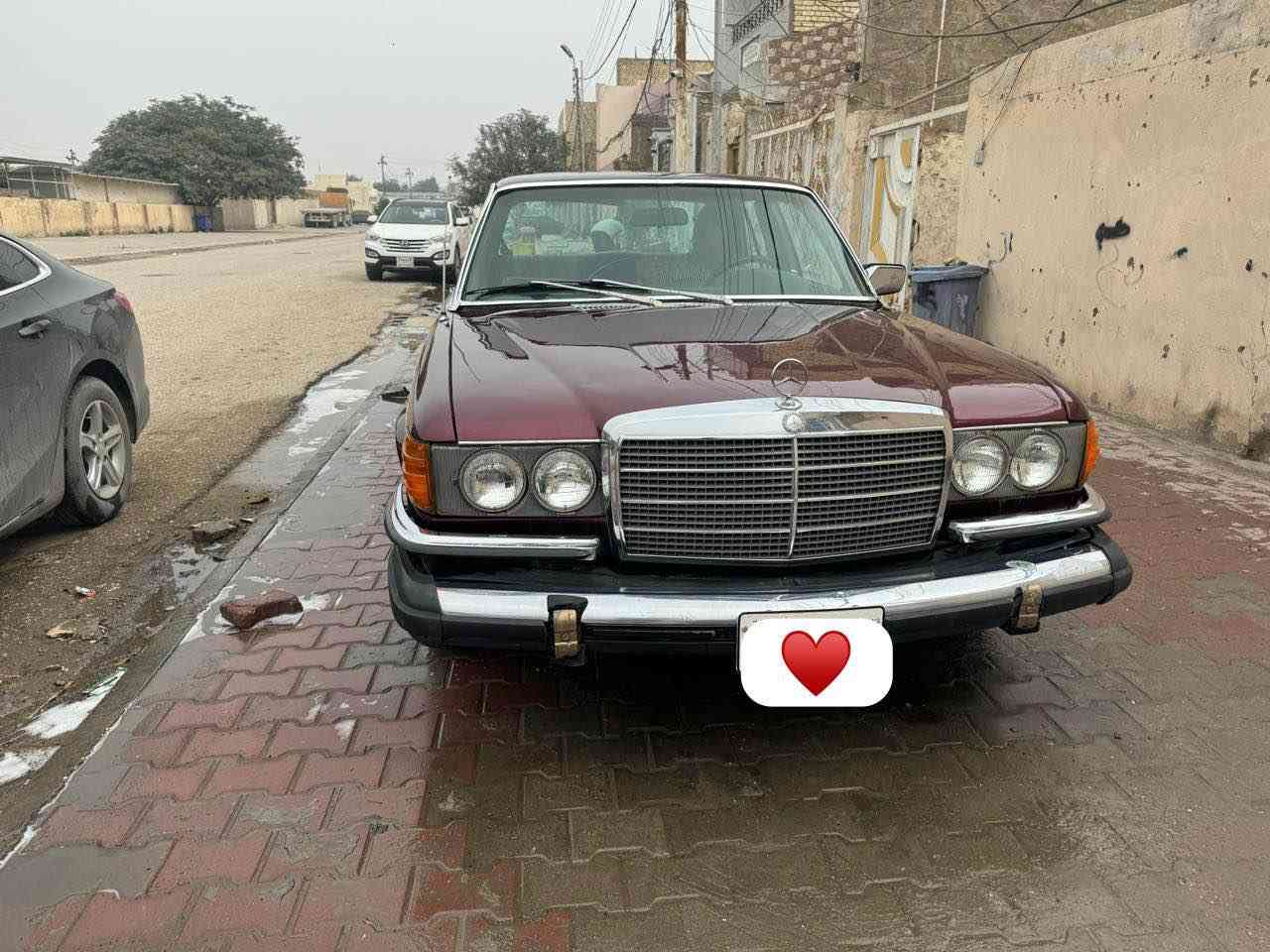 سلام عليكم 
مارسدس للبيع او للمراوس 
ادوات بدون كص يعني بوجك تروح اتسجل
بيها مكينه وكير بطه حالين 
تبريد شغال 
ومكينتها وكيرها موجودات وشر شغاله
السياره جديده حيل 
السعر ٦٥ وبيها مجال قليل 
للاستفسار
*********** النجف, العراق
