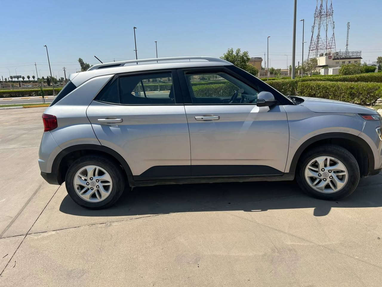 Hyundai venue 2024 Sel/***********
فول مواصفات
كشنات هيتر
ستيرن هيتر
نضام تراكشن 3 انضمة
مراية رادار
تشغيل عن بعد و بصمة
و رادارات
هواية مواصفات بعد
هزة و سنوية جديد
صبغ السيارة فقط بنيد بدون شانصي
ايرباك فقط ستيرن راجع بلادي
السعر 134 و مجال
***********
