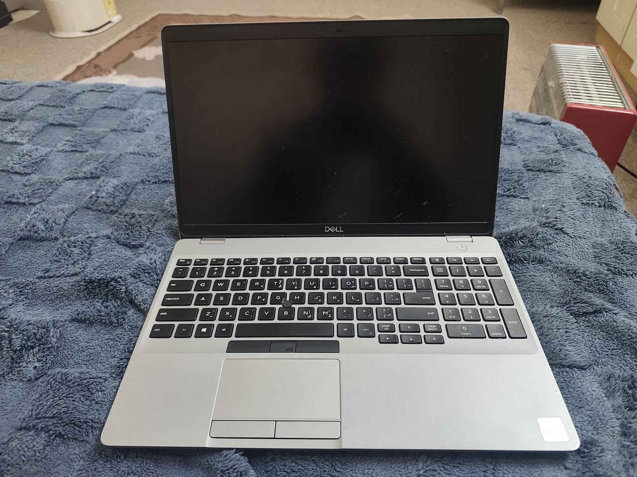 Dell 
للبيع جيل العاشر رام 16 ذاكره 256ssd  حاله جيده بطاريه جيده جاهزه مع جنطه واموس 
سعر 400الف 
مكانه بغداد الدوره 
***********
