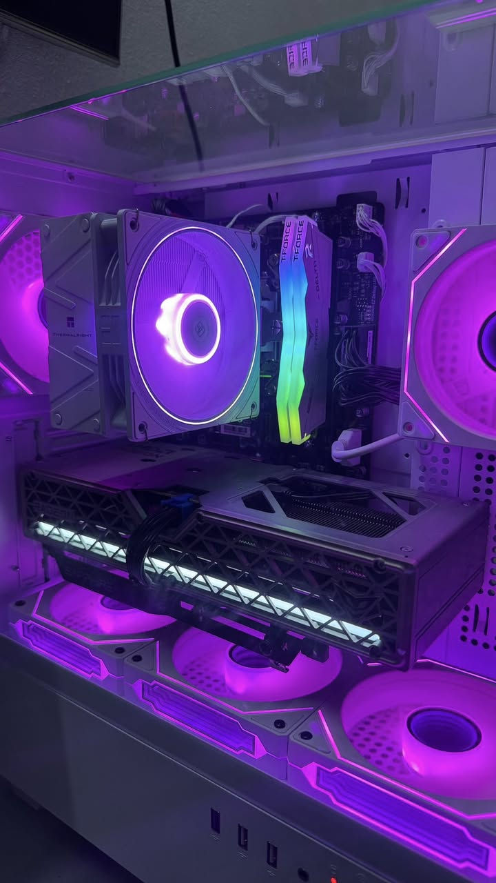 للبيع

 • Processor: AMD Ryzen 5 7600X
 • GPU: Sapphire RX 9060 XT 16GB (3 Fans)
 • RAM: DDR5 16GB 6000MHz RGB
 • CPU Cooler: DeepCool AG400
 • Motherboard: B650
 • Power Supply: 700W White Version
 • Storage: SSD M.2 1TB NVMe
 • Case Fans: Fantech FC120 RGB
 • Case: SX-380C White

1,550,000
مكاني بغداد


**إذا كنت صاحب هذا الإعلان وتريد حذفه لأي سبب، رجاءا أرسل رسالة إلى الدعم الفني**