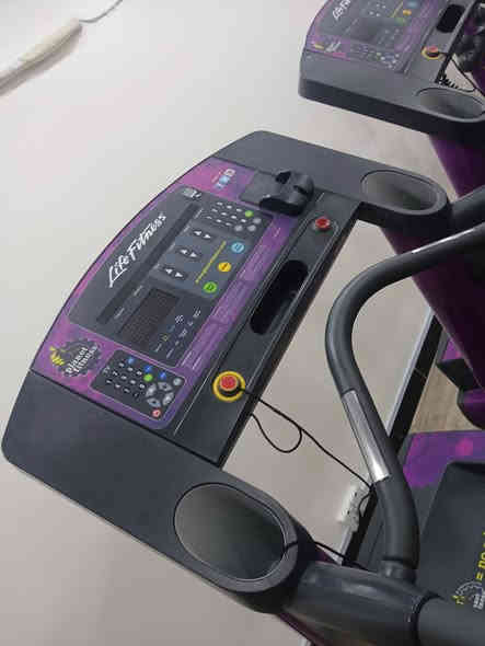 تجهيزات احمد /متخصصون في اجهزة الجري/
تتوفر لدينا ...
كارتات لايف فتنس ..وشاشات... وانكلاين
خشب قوايش زيت .
البصرة كوت الحجاج قرب مطبعة البهاء 
تلفون ***********
