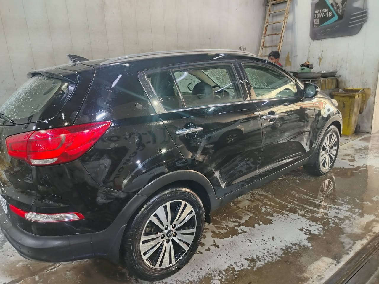 السلام عليكم سبورتج موديل 14 لون اسود خليجي فول مواصفات بصمة محرك 2400 فور ويل تبريد سورنتو قطعتين ايرباكات 10 تحكم ستيرن فول والكراسي تدفئه تبريد تحكم كهرباء بانوراما ماشيه 76حقيقي 120 ادك جرس 🔔 مكفوله بيها بارد بالجنطه وكم رصعه وشخط بالجاملغ الخلفي كير ومحرك ممفتوح برغي 🔩السعر 146 المكان الحريه رقم 📱 الهاتف ***********
