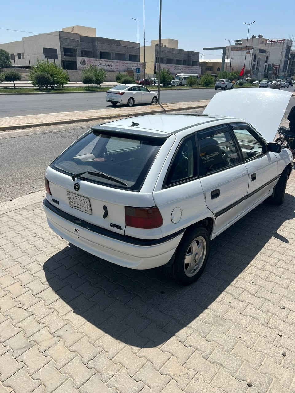 سلام عليكم اوبل استره لبيع موديل 93 سنويه جديد مشروع وطني لحد 28 شرط تحويل سياره جاهزه كامل مآبي اي عيب دفتره بانزين بيه مكاني كركوك السعر 32 وبي مجال رقم موبايل ***********
