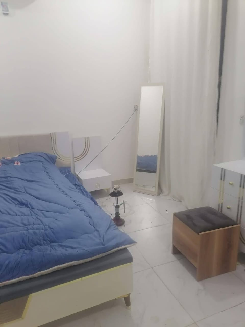 غرفة تركيه للبيع السعر 750 ألف.  عنوان النجف ناحية العباسية
هذا صاحب غرفة. ***********
