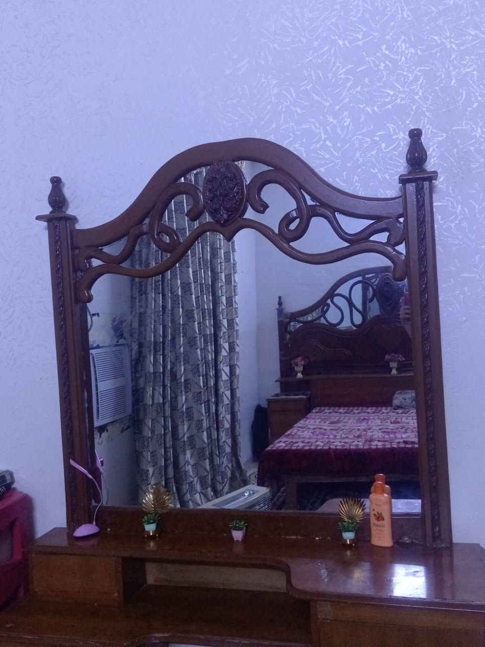 سلام عليكم ورحمة الله وبركاتة
عندي كنتور وميز للبيع السعر 100
للاستفسار: ***********
