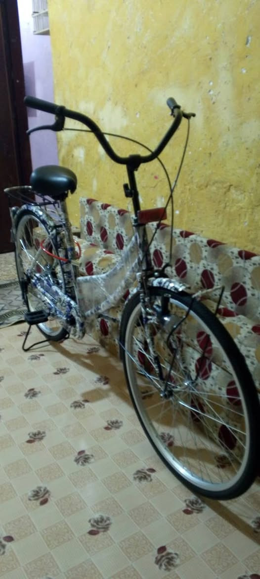 بايسكل سياحي حجم 26 للبيع 
موديل 21 سعر مناسب 
رقمي واساب ***********
