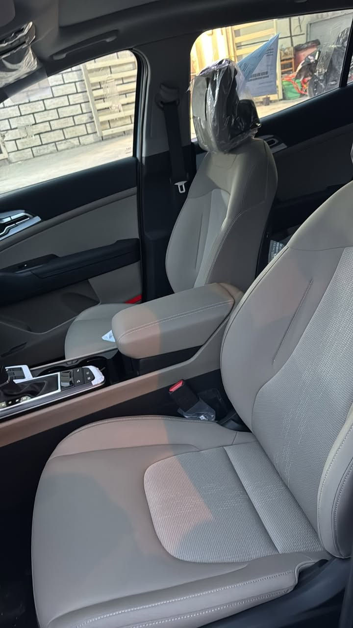 السلام عليكم سبورتج 2026 زيروو
المواصفات. 

بانوراما 
كشنات تدفئة كهرباء
جنطه كهرباء
بصمه 
داخل مخمل وجلد بيجي
وباقي المواصفات المعروفة
للاستفسار
***********
