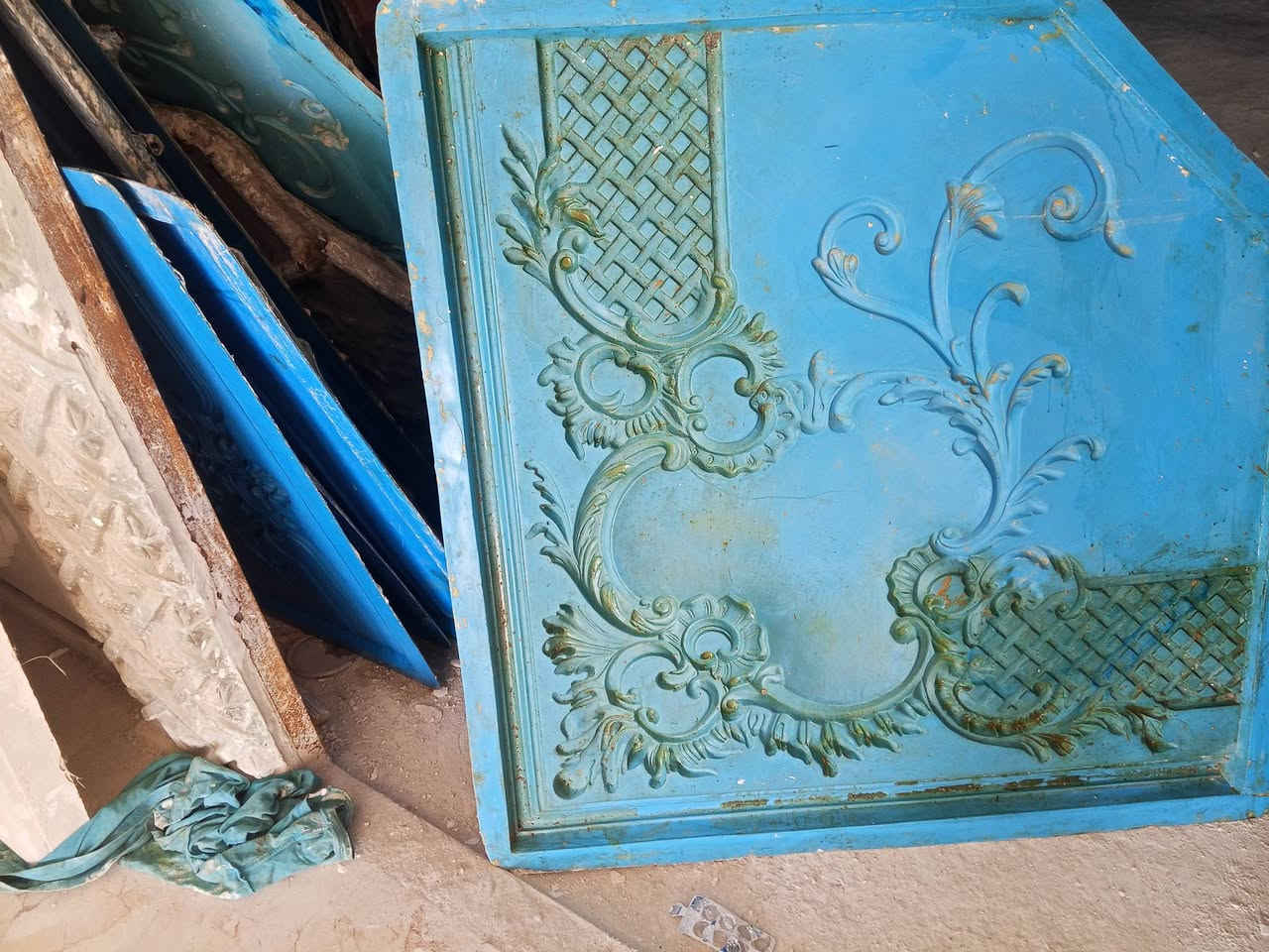 للبيع
قوالب ملكي درجة اولى مصري 
الرحله شارع 80 
***********
