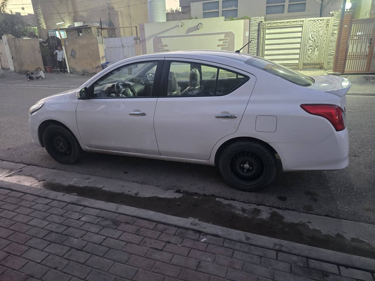 سلام عليكم
نيسان صني للبيع 
موديل ٢٥
كفاله عامه 
ماشيه ٤٣
مكاني كربلاء 
رقم أربيل 
***********
