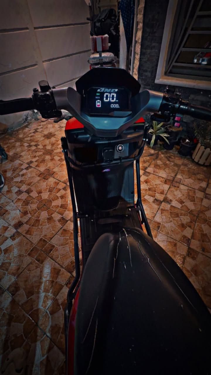 للبيع 2025 سعر 700 وبيها مجال للاستفسار اتصل ***********
