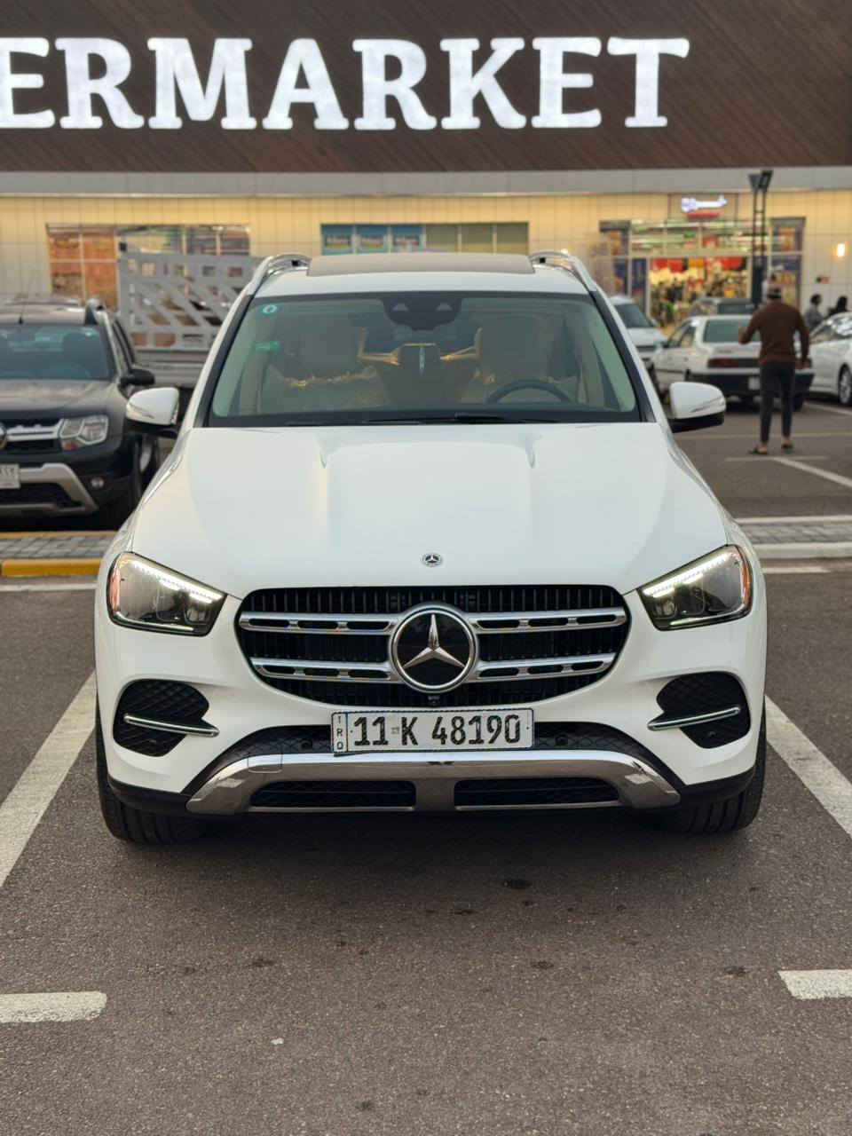 مرسيدس بنز GLE 450E
2025 وارد امريكي بيها مكانين PDR فقط مكفولة من ضربة وصبغ وتبديل السيارة اني مستوردها على ايدي وبعدها زيرو ما ماشية
سيارة كهرباء بانزين هايبرد داخل اوف وايت سيارة على وضع الشركة جديدة حيل مال جناي مكان السيارة معارض النهضه
***********
***********
