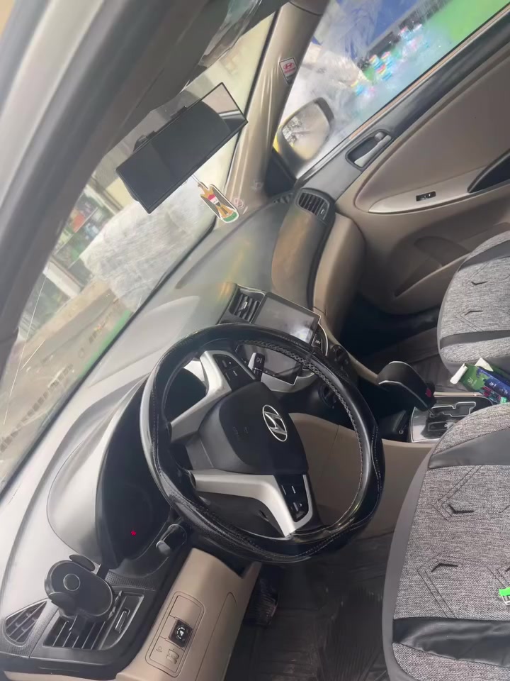 اكسنت 2016 محرك 14 دوش منضومه غاز بدون ضرر تبريد ثلج السعر 95   ***********
