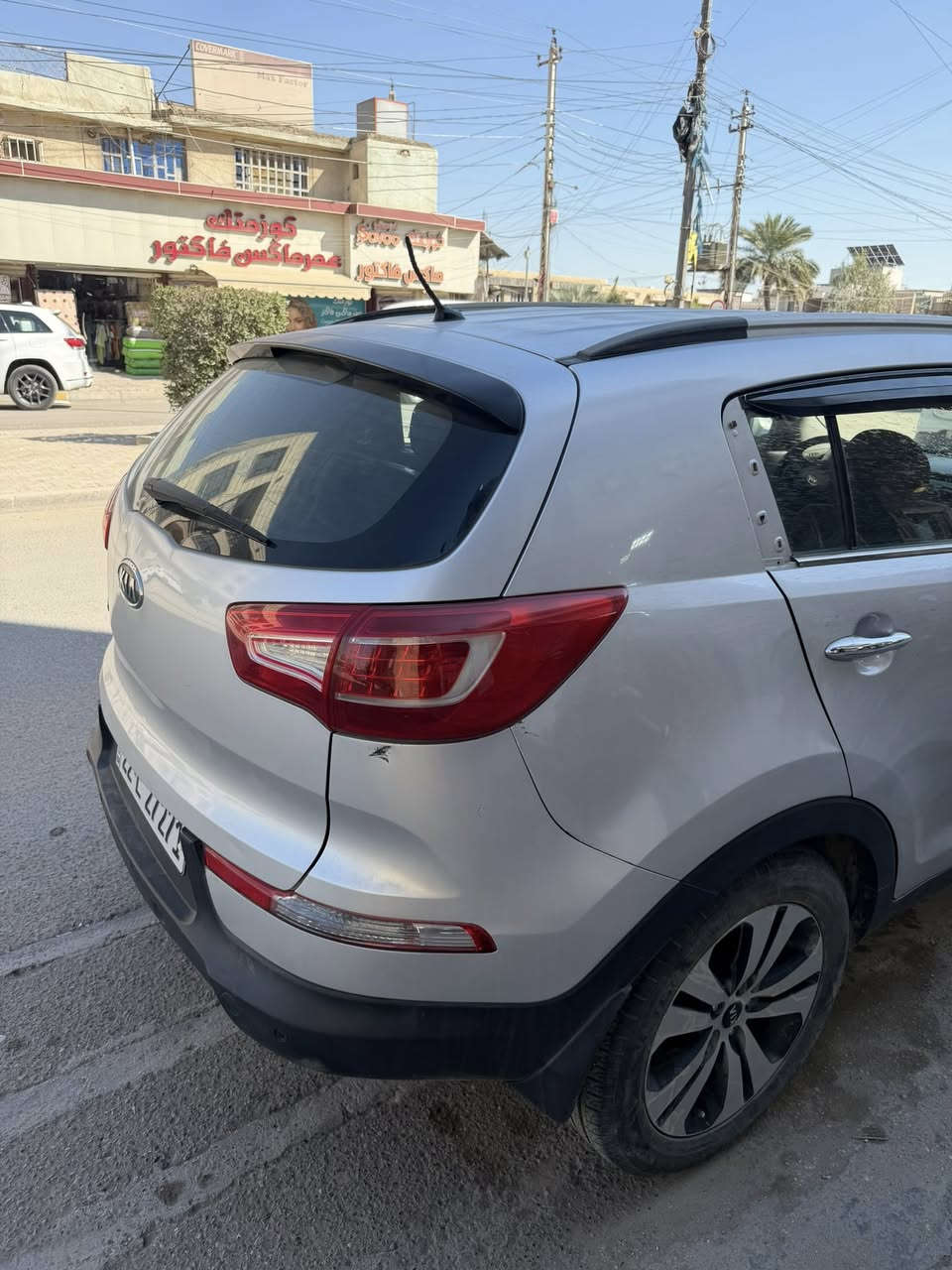 سبورتج مكفولة من الصبغ 2012 خليجي محرك 2.000 دوش المرغرب
اقرا تفاصيل كاملة 
السيارة مكفولة من الصبغ ولا قطره صبغ بيها بارد كم قطعه
ماشية 189 الف 
منظومة تبريد جديدة بالصيف راح
 -صدر جديد امامي خلفي
ادامة كاملة غرفه احتراق قبل شهر
رقم اربيل مميز الدولي الجديد هزة جديدة بأمسي

السيارة خير من الله 
السعر 135 بيها مجال قليل حق جيه
مكانها الدورة ***********
