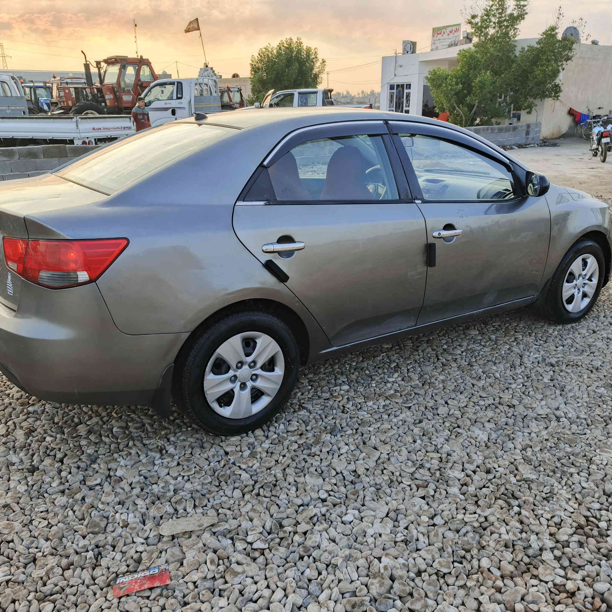 سيراتو موديل 12   رقم اربيل سنويه ساقطه تحويل فقط
مصور فيديو بيه تلكاه بصور 
موصفات عاديه  مكينه 1600. ..كير 6 نمر 

السياره بيه  عته بل نمره 3, اول مشغله وطلع بيه شويه وتروح فحصت الكير بل حاسبه مابي شي اني ابيع بي عته 

سونار موجود بصور  قطعتين صبغ وقطعتين كلير والي بل اصفر بارد 

سعره من الاخير لا اعاملك ولا تعاملني قفل 74 

مكانه واسط زبيديه    السياره نافضه من بلكات بخاخات منضومه بانزين 

*********** واتساب 
***********
