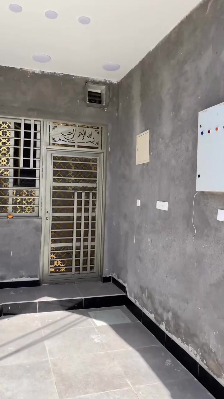 بيت للإيجار ابو رمانة خلف المركز الشرطة
المساحة ١٣٠ متر طابق ارضي فقط
للأستفسار 
***********
