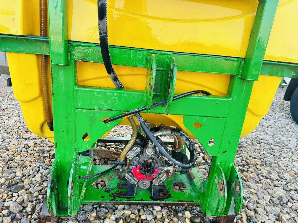 السلام عليكم للبيع معدات زراعيه مرشات مستخدامه مفحوصه وشرط للعمل + مرشات جديداه حجم (600) لتر و(800) لتر و (400) لتر + باذرات جديد ومستخدام حجم خمس وزنات وست وزنات بستم ويداه العنوان واسط الزبيديه للستفسار اتصل ***********
***********
