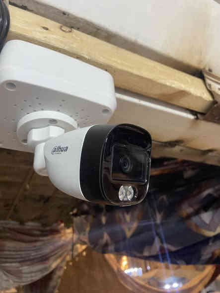 اختصر الزمن والجهد وتمتع بالجودة
سلام عليكم 
تم تأمين محل احد زبائننا ب ٤ كاميرات من شركة دهوا 
دقة ٢ ميكا 
صوت وصوره 
ليلي الوان 
ضمان سنه استبدال 
# العنوان #
كربلاء/ طويريج/ شارع البلدية/ مجاور المستوصف الطبي 
# هاتف #
***********
***********
جملة- مفرد 
اسعار خاصة للمنصبين
