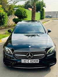للبيع E300 2017  (دفع خلفي )  فتحه  داخل احمر  بصمه  بصمه ابواب  حساس ...