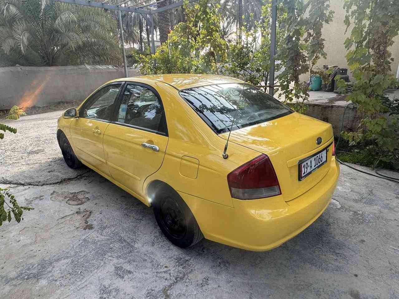 يالله السلام عليكم اخوان سبكترا موديل ٨امريكيه مكينه ٢٠٠٠حاويه جديده وكير رقم كربلاء دولي تحويل مباشر مصفره هيئه وغرمات حداديه صدر تخم تاير كله جديد السياره جاهزه الف ماتصرف عليها وبل عافيه ع ياخذها السياره مابيه اي دواخل حادثها جاملغ وبنيد بدون دواخل المكان كربلاء الحسينه السعر ٧٥وبيها مجال وخادم اني اخوان خاص غير متواجد فقط اتصال ***********
