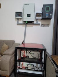 طاقة شمسية • ٦ ألواح ٦٠٥واط • بطارية ليثيوم