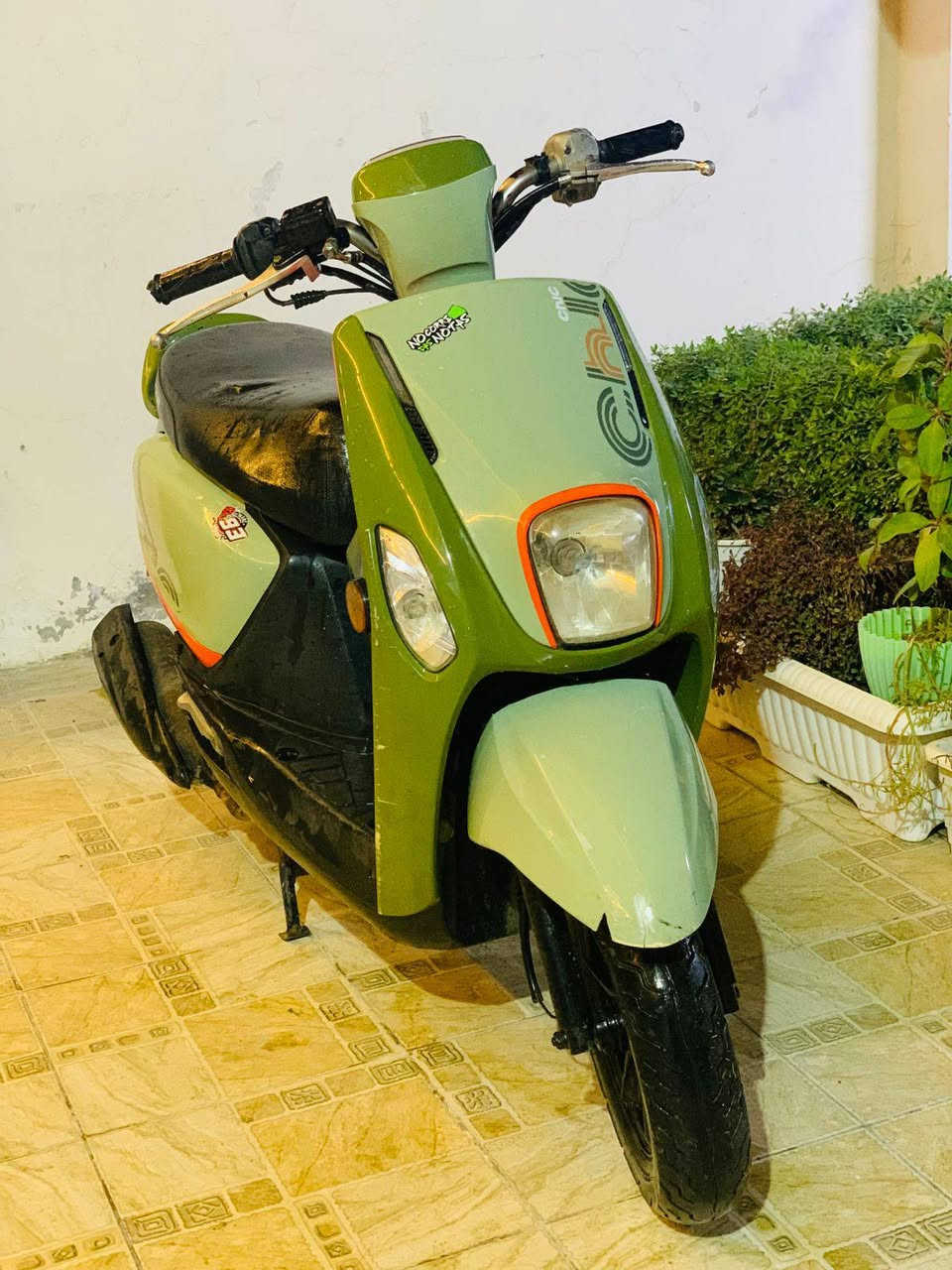 ماكس بوليسي شغالة سلف وهندر 
السعر/400 وبيها مجال لشراي 
للاستفسار/***********
