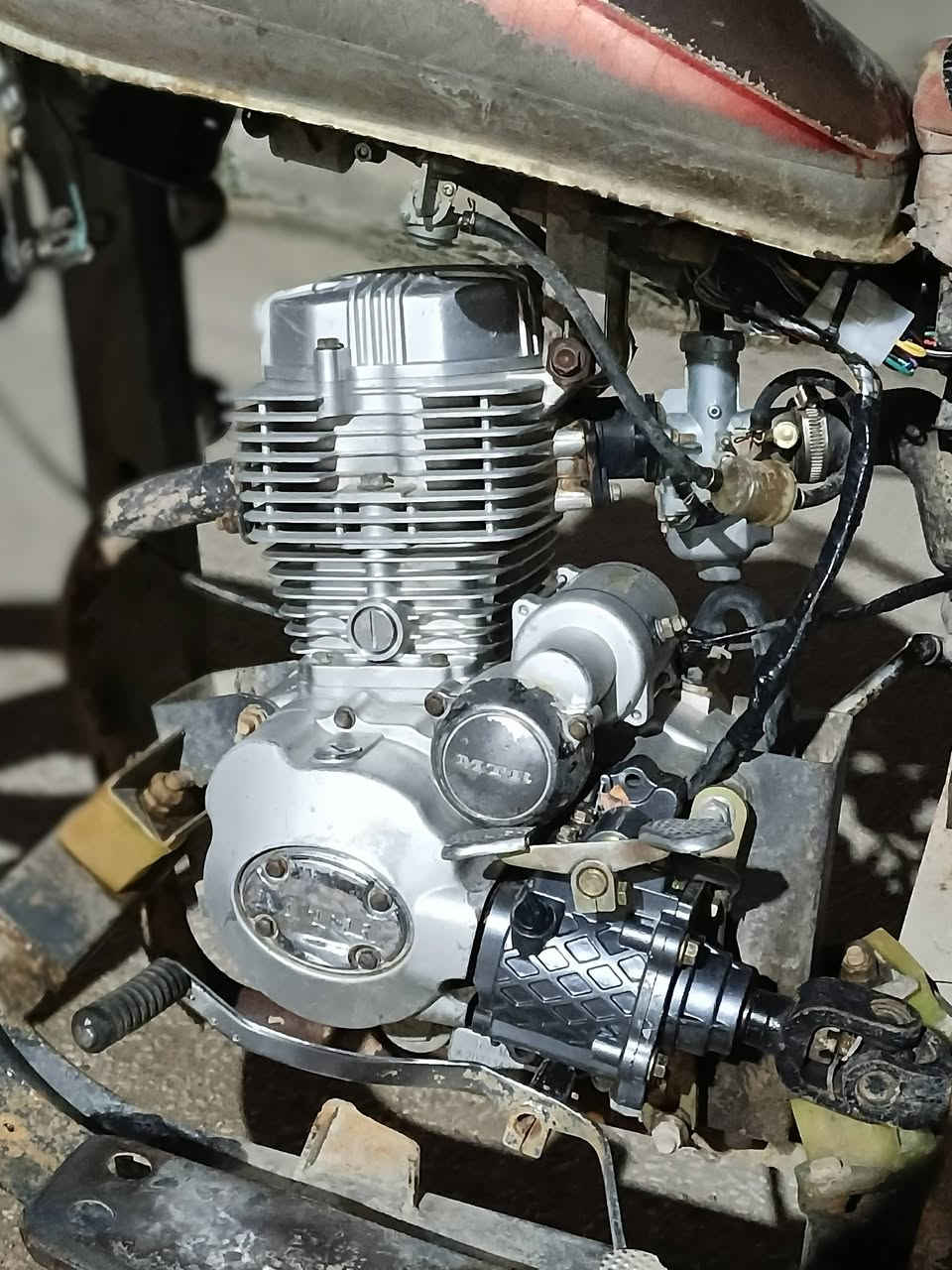 سلام عليكم ستوته كلك كلك للبيع
موديل 16 محرك 24 خير من الله ستوته كفاله من الركبه والشاصي
زوج تواير جديد كهربأيات كله جديد الابدي كاعيه تعبانه السعر 600 وبيها مجال بسيط العنوان النجف المناذره 
الرقم ***********
