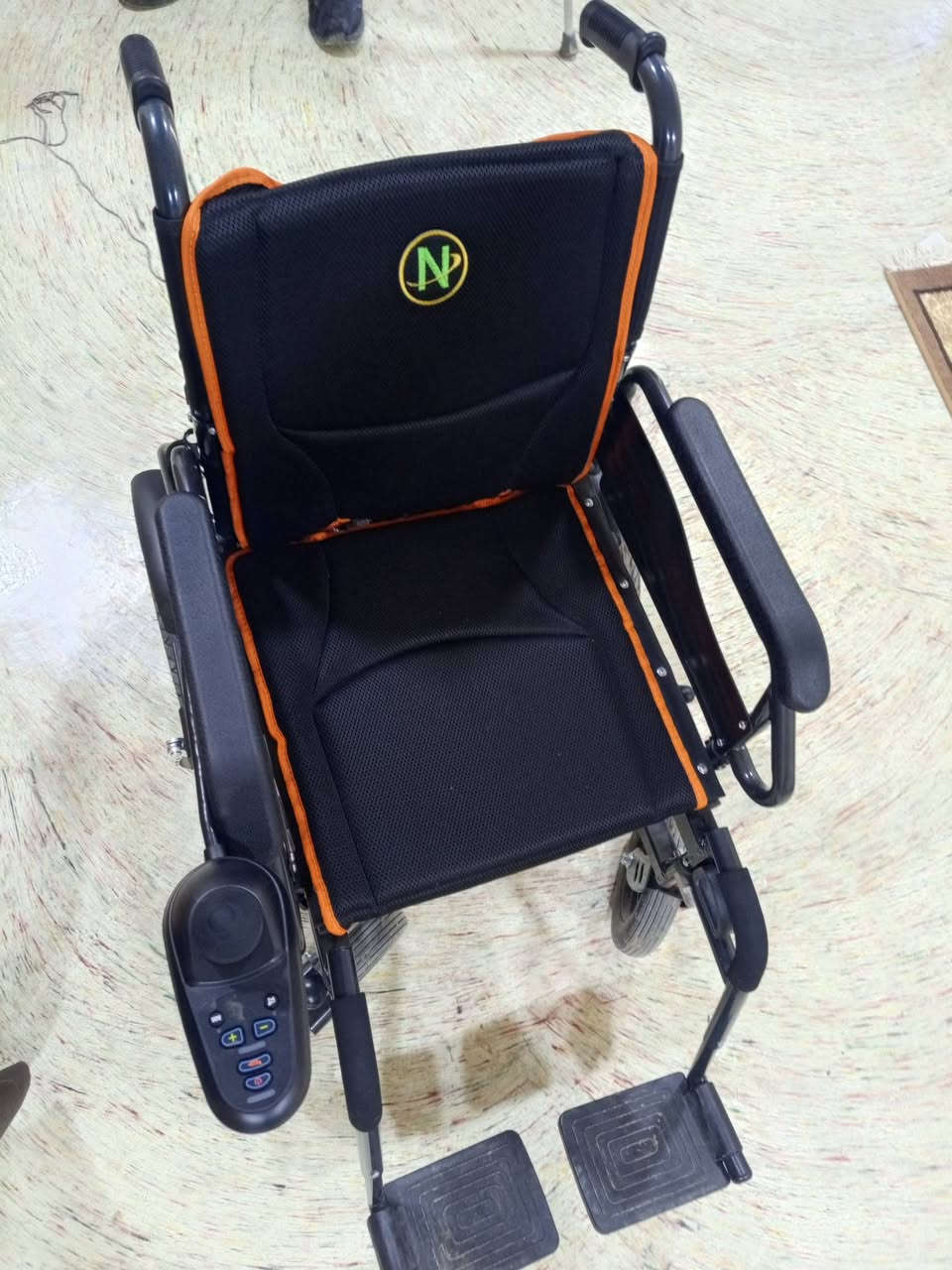 للبيع كرسي كهربائي مستخدم شهر نضيف علفحص 
السعر 400 الف وبي مجال 
الاتصال على الرقم ‏‪***********‬‏ بي واتساب خاصه مامتواجد  التواصل مع صاحب الرقم فقط
