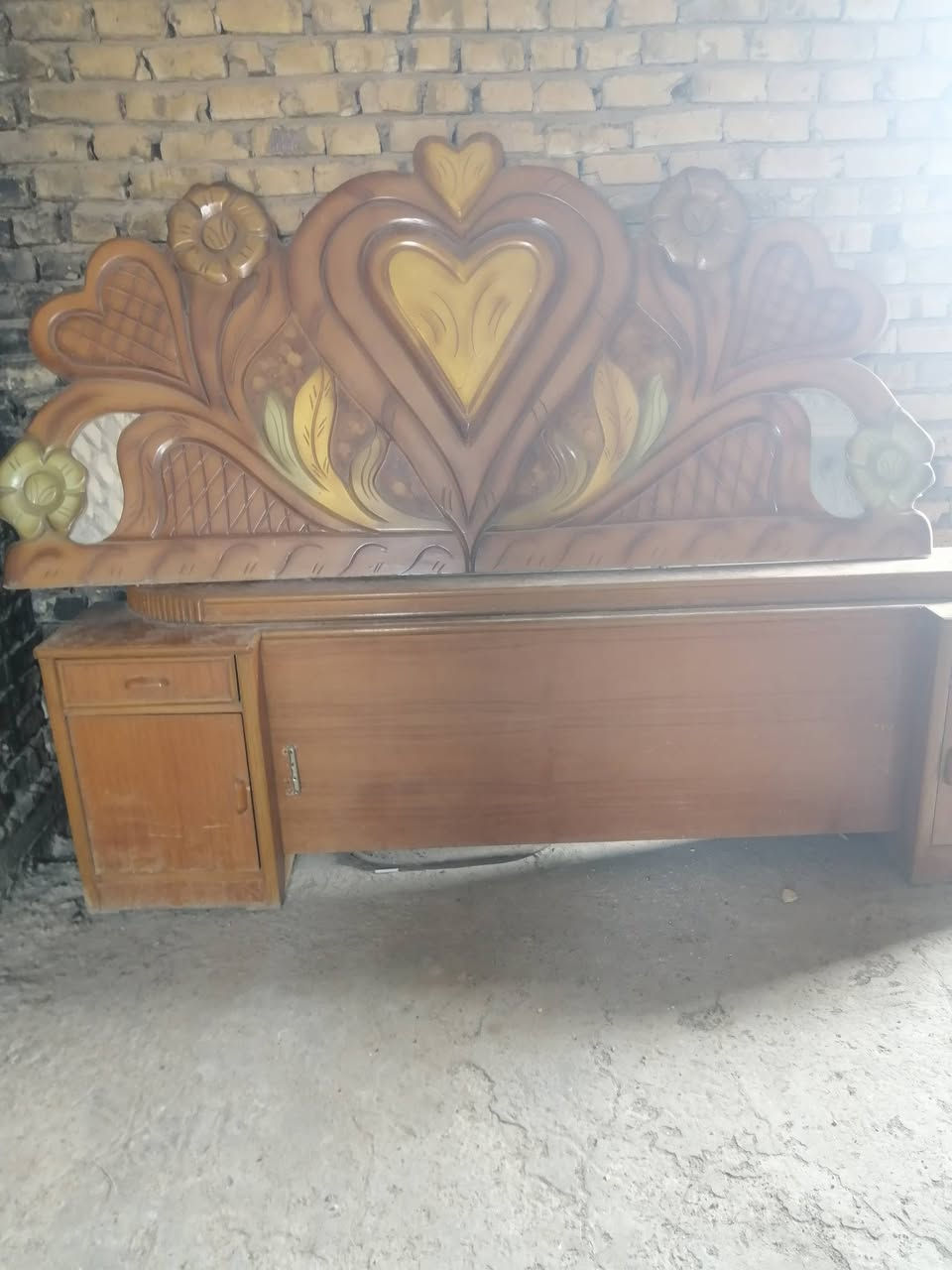 غراض البيع حصران العدد ٦ زوالي العدد ٣ زاويه نضيفه مكان بابل قرب العلويه شريفه ***********
