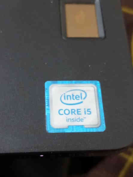 حاسبه لابتوب DELL
الجيل العشر رام8كيكه 
الشحن يطول من5الى6ساعات 
حاسبه نضيفه95٪
يجي وياه
جمطه
وماوس
وشاحنه 
السعر 275وبيه مجال 
***********تساب
