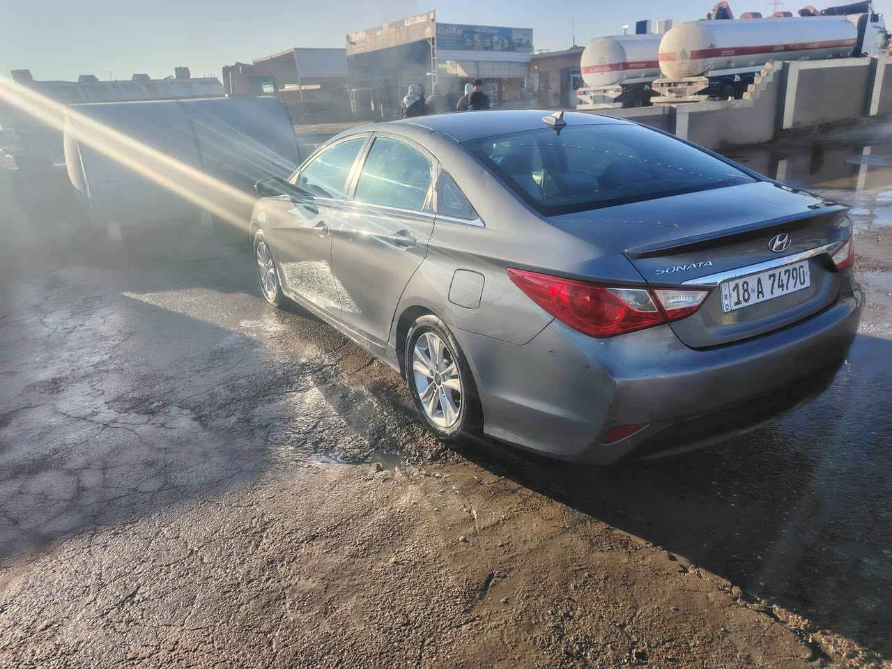 سوناتا موديل ١٤ أمريكي رقم بابل بأسمي الدولي ماشية ١٢٣ ميل قابل للزيادة حادثها بنيد وجاملغ جهة السايق والباقي مكفول محرك وكير وحدادية ٧٥ ٪ منظومة زنون كاملة والادفانز انساه عليها برنامج بنزين عادي السيارة عليها إدامة كاملة تجي تفحص وتشوف بعينك سعر ١١٢ وبيها مجال قليل رقم الهاتف *********** السيارة في الحلة مركز المدينة
