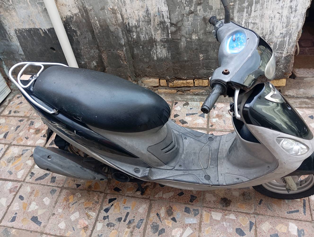 منغولي عدله مامفتوحه شرط اخذهه وين ماتريدشرط الفحص صالي شهرمن اخذته حتى مامتعبه من البيت للشغل بس صارت عندي ظروف والله العالم/رايده مليون دينارقفل/السماوه أم العصافير قرب روظة العبير ***********وت ساب