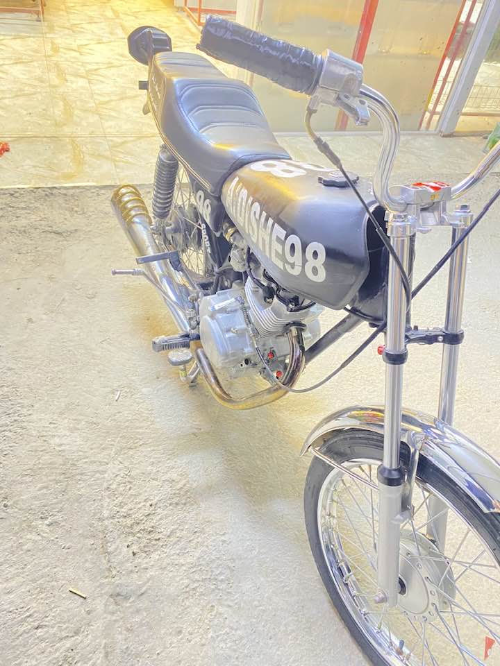 سلام عليكم دراجه تعمير مكينه MATIN ناعمه شلعه ومعدل شاصي شلامجه موديل ٢٢ أوراق اصولي ٥ أوراق تجي وتشوف بعينك سعرها ٤٧٥ 
***********
